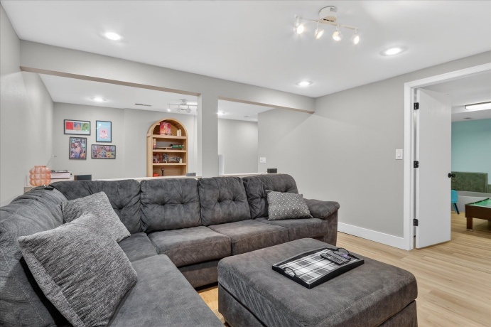 591 Rivercove Ct, MACHESNEY PARK, Illinois 61115, 3 Bedrooms Bedrooms, ,2 BathroomsBathrooms,House,For Sale,Rivercove Ct,202601343