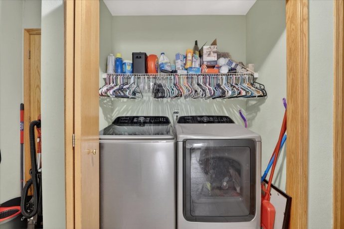 591 Rivercove Ct, MACHESNEY PARK, Illinois 61115, 3 Bedrooms Bedrooms, ,2 BathroomsBathrooms,House,For Sale,Rivercove Ct,202601343