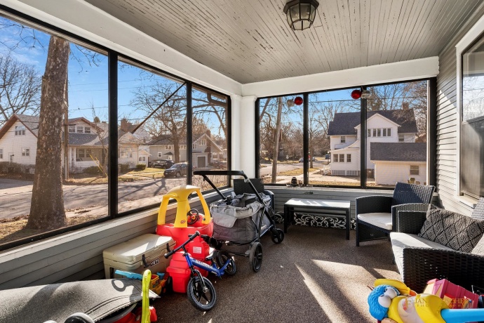 318 Logan, ROCKFORD, Illinois 61103, 4 Bedrooms Bedrooms, ,1 BathroomBathrooms,House,For Sale,Logan,202601347