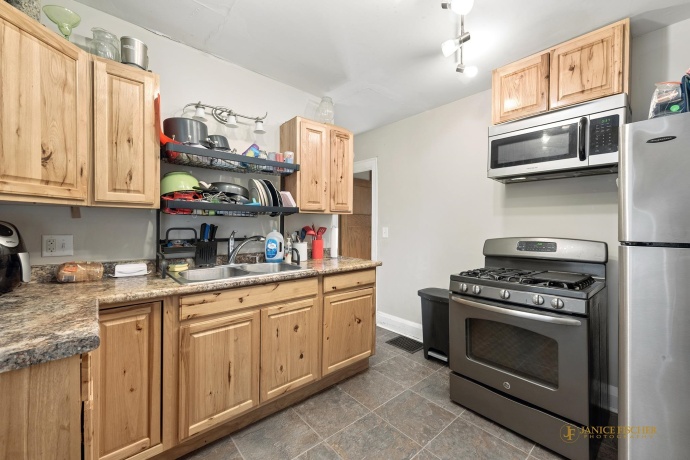 318 Logan, ROCKFORD, Illinois 61103, 4 Bedrooms Bedrooms, ,1 BathroomBathrooms,House,For Sale,Logan,202601347