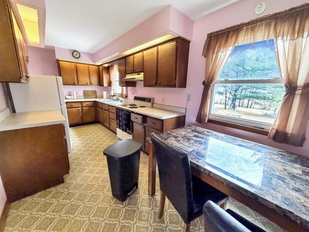 18025 Elizabeth, MOUNT CARROLL, Illinois 61053, 2 Bedrooms Bedrooms, ,1 BathroomBathrooms,House,For Sale,Elizabeth,202601353