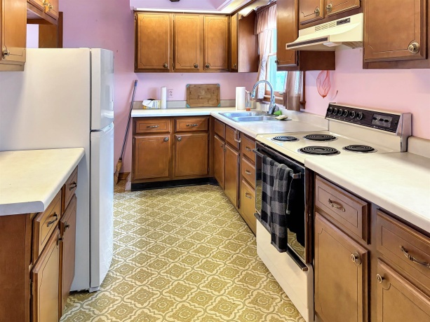 18025 Elizabeth, MOUNT CARROLL, Illinois 61053, 2 Bedrooms Bedrooms, ,1 BathroomBathrooms,House,For Sale,Elizabeth,202601353