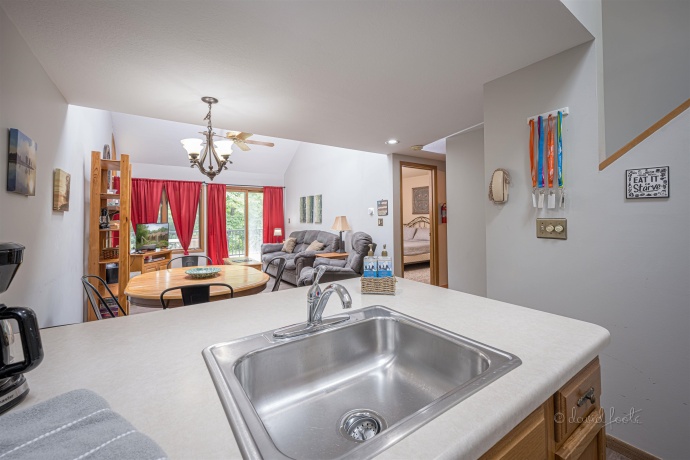 33 Creekwood, GALENA, Illinois 61036, 2 Bedrooms Bedrooms, ,2 BathroomsBathrooms,Condominium,For Sale,Creekwood,202601357