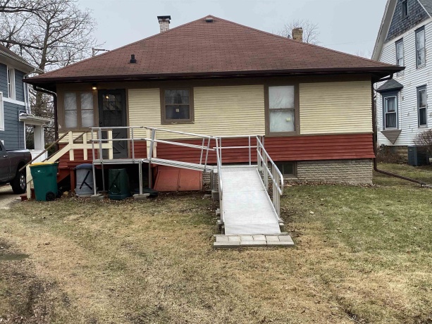 906 Somonauk, SYCAMORE, Illinois 60178, 3 Bedrooms Bedrooms, ,1 BathroomBathrooms,House,For Sale,Somonauk,202601361