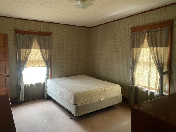 906 Somonauk, SYCAMORE, Illinois 60178, 3 Bedrooms Bedrooms, ,1 BathroomBathrooms,House,For Sale,Somonauk,202601361