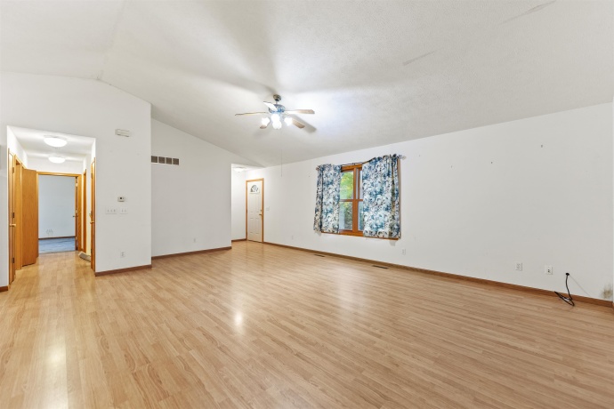 2216 Gainsboro, LAKE SUMMERSET, Illinois 61019, 3 Bedrooms Bedrooms, ,2 BathroomsBathrooms,House,For Sale,Gainsboro,202506561