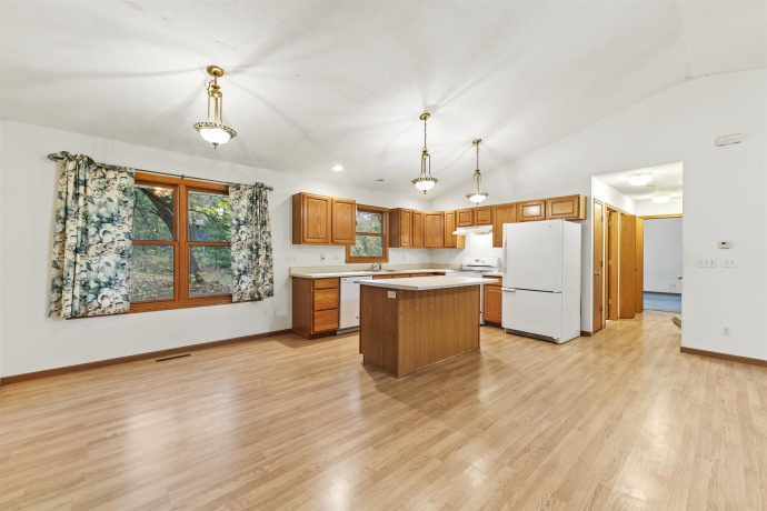 2216 Gainsboro, LAKE SUMMERSET, Illinois 61019, 3 Bedrooms Bedrooms, ,2 BathroomsBathrooms,House,For Sale,Gainsboro,202506561