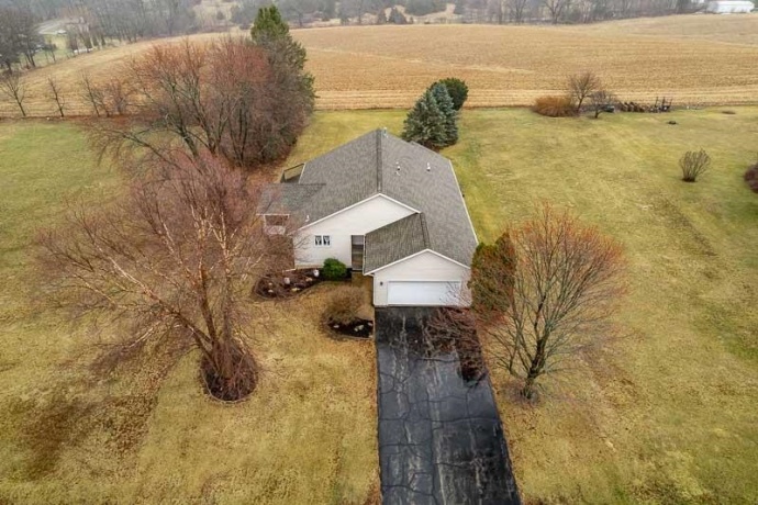 186 LAKE SUMMERSET, DAVIS, Illinois 61019, 4 Bedrooms Bedrooms, ,2 BathroomsBathrooms,House,For Sale,LAKE SUMMERSET,202601367