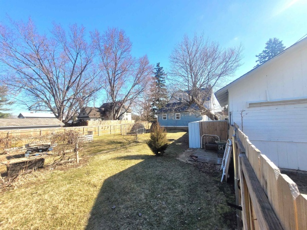 406 Garfield, LEAF RIVER, Illinois 61047, 3 Bedrooms Bedrooms, ,1 BathroomBathrooms,House,For Sale,Garfield,202601373