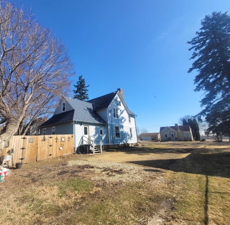 406 Garfield, LEAF RIVER, Illinois 61047, 3 Bedrooms Bedrooms, ,1 BathroomBathrooms,House,For Sale,Garfield,202601373