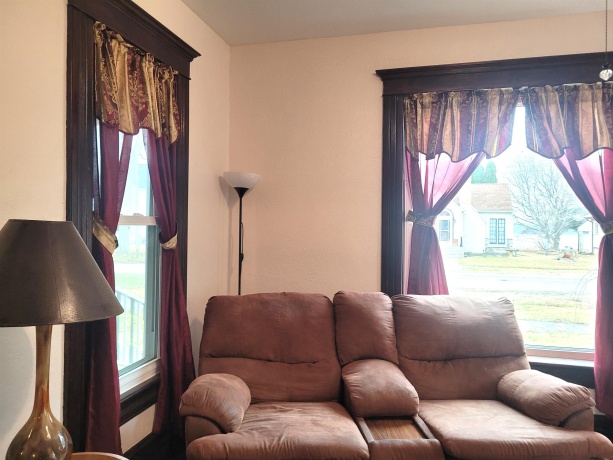 406 Garfield, LEAF RIVER, Illinois 61047, 3 Bedrooms Bedrooms, ,1 BathroomBathrooms,House,For Sale,Garfield,202601373