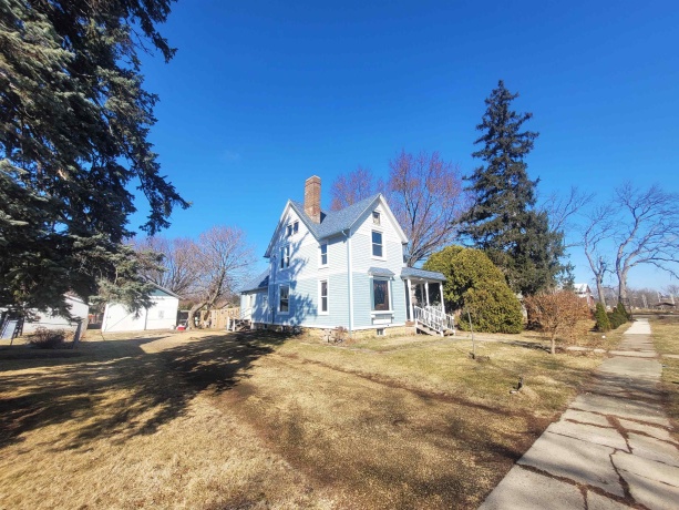 406 Garfield, LEAF RIVER, Illinois 61047, 3 Bedrooms Bedrooms, ,1 BathroomBathrooms,House,For Sale,Garfield,202601373