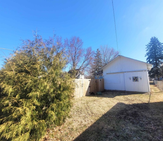 406 Garfield, LEAF RIVER, Illinois 61047, 3 Bedrooms Bedrooms, ,1 BathroomBathrooms,House,For Sale,Garfield,202601373