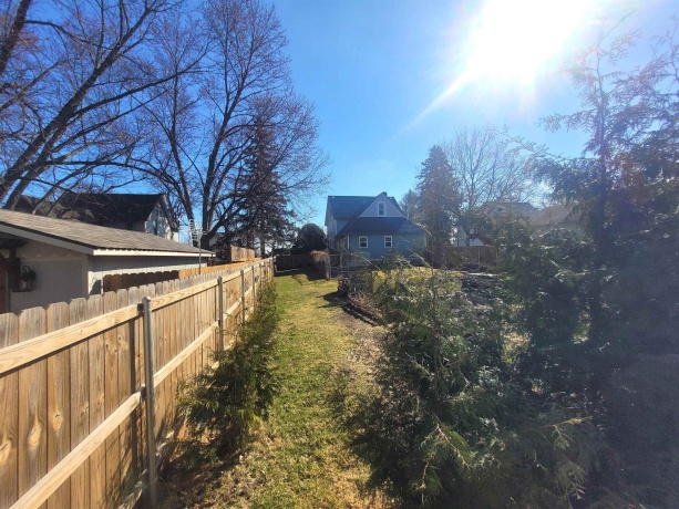 406 Garfield, LEAF RIVER, Illinois 61047, 3 Bedrooms Bedrooms, ,1 BathroomBathrooms,House,For Sale,Garfield,202601373