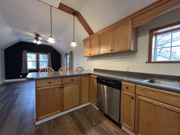 209 8th, MENDOTA, Illinois 61342, 4 Bedrooms Bedrooms, ,2 BathroomsBathrooms,House,For Sale,8th,202601374