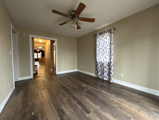 209 8th, MENDOTA, Illinois 61342, 4 Bedrooms Bedrooms, ,2 BathroomsBathrooms,House,For Sale,8th,202601374