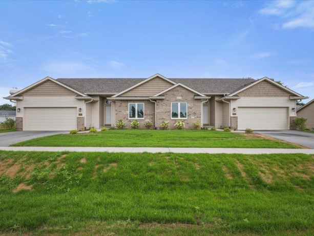 309 Pershing, STILLMAN VALLEY, Illinois 61084, 3 Bedrooms Bedrooms, ,3 BathroomsBathrooms,House,For Sale,Pershing,202601377