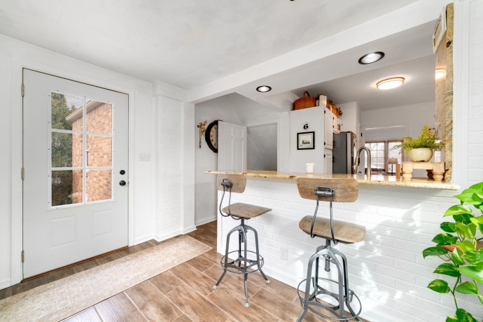 320 Vale, ROCKFORD, Illinois 61107, 4 Bedrooms Bedrooms, ,2 BathroomsBathrooms,House,For Sale,Vale,202601380