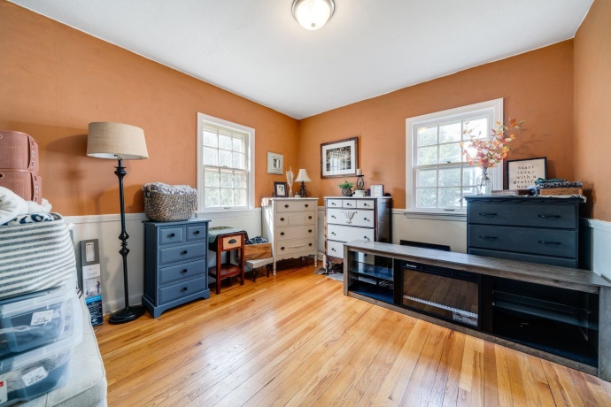 320 Vale, ROCKFORD, Illinois 61107, 4 Bedrooms Bedrooms, ,2 BathroomsBathrooms,House,For Sale,Vale,202601380