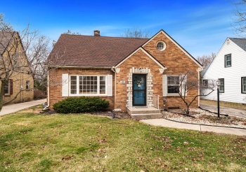 320 Vale, ROCKFORD, Illinois 61107, 4 Bedrooms Bedrooms, ,2 BathroomsBathrooms,House,For Sale,Vale,202601380