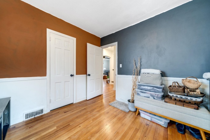 320 Vale, ROCKFORD, Illinois 61107, 4 Bedrooms Bedrooms, ,2 BathroomsBathrooms,House,For Sale,Vale,202601380