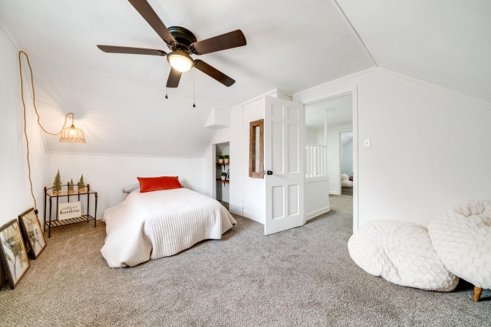 320 Vale, ROCKFORD, Illinois 61107, 4 Bedrooms Bedrooms, ,2 BathroomsBathrooms,House,For Sale,Vale,202601380