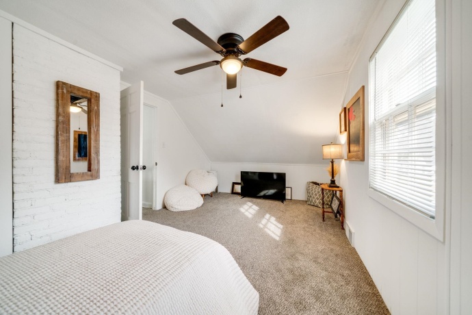 320 Vale, ROCKFORD, Illinois 61107, 4 Bedrooms Bedrooms, ,2 BathroomsBathrooms,House,For Sale,Vale,202601380