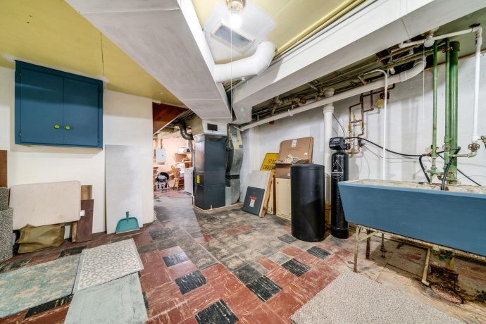 320 Vale, ROCKFORD, Illinois 61107, 4 Bedrooms Bedrooms, ,2 BathroomsBathrooms,House,For Sale,Vale,202601380