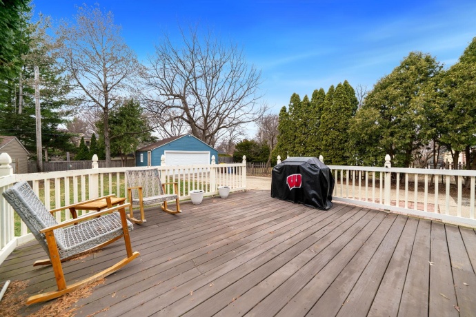 320 Vale, ROCKFORD, Illinois 61107, 4 Bedrooms Bedrooms, ,2 BathroomsBathrooms,House,For Sale,Vale,202601380