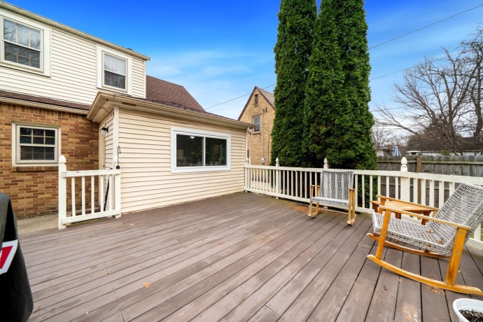 320 Vale, ROCKFORD, Illinois 61107, 4 Bedrooms Bedrooms, ,2 BathroomsBathrooms,House,For Sale,Vale,202601380