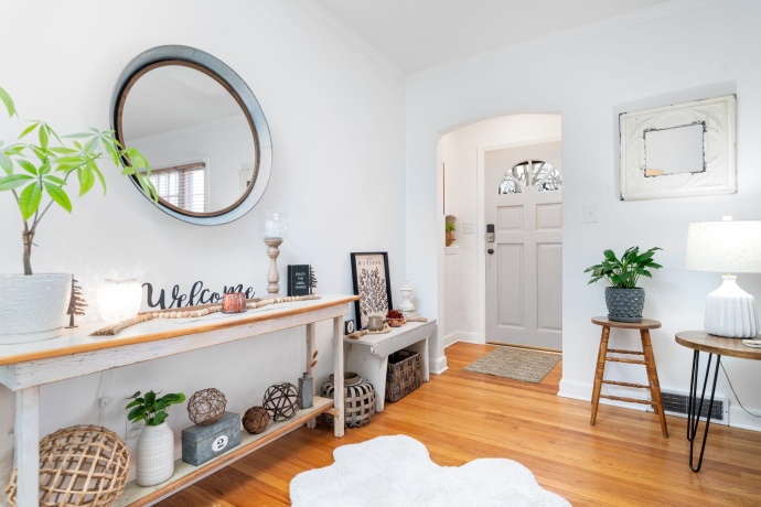 320 Vale, ROCKFORD, Illinois 61107, 4 Bedrooms Bedrooms, ,2 BathroomsBathrooms,House,For Sale,Vale,202601380