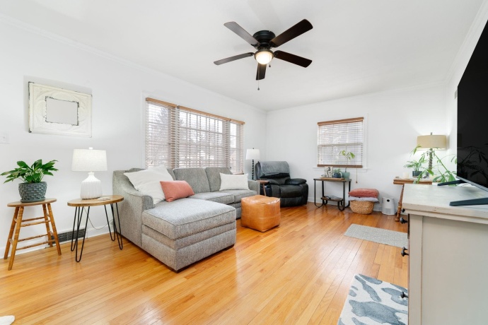 320 Vale, ROCKFORD, Illinois 61107, 4 Bedrooms Bedrooms, ,2 BathroomsBathrooms,House,For Sale,Vale,202601380