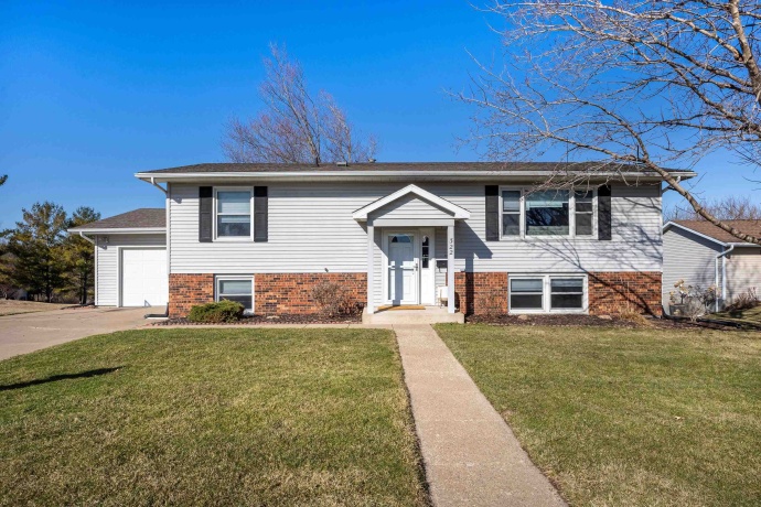 322 Apache, GALENA, Illinois 61036, 3 Bedrooms Bedrooms, ,2 BathroomsBathrooms,House,For Sale,Apache,202601385