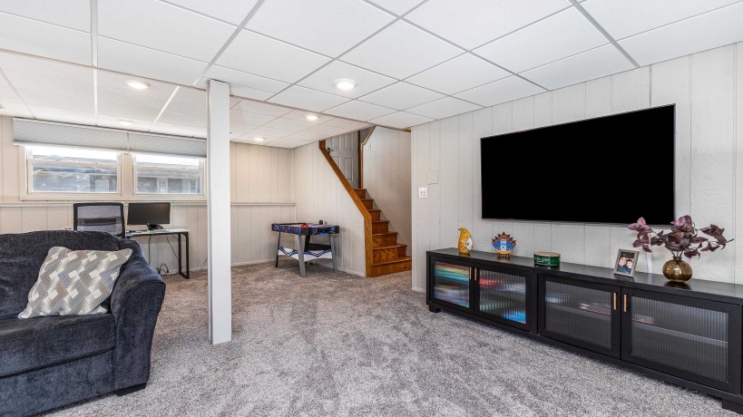 322 Apache, GALENA, Illinois 61036, 3 Bedrooms Bedrooms, ,2 BathroomsBathrooms,House,For Sale,Apache,202601385