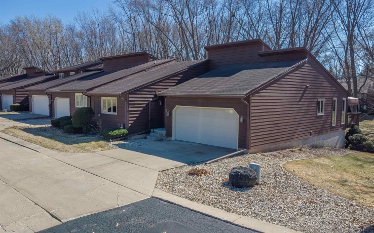 2917 Brookview, FREEPORT, Illinois 61032, 3 Bedrooms Bedrooms, ,2 BathroomsBathrooms,Condominium,For Sale,Brookview,202601390