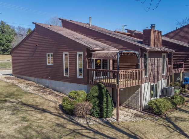 2917 Brookview, FREEPORT, Illinois 61032, 3 Bedrooms Bedrooms, ,2 BathroomsBathrooms,Condominium,For Sale,Brookview,202601390