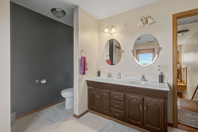 115 Windmill, ELIZABETH, Illinois 61028, 5 Bedrooms Bedrooms, ,3 BathroomsBathrooms,House,For Sale,Windmill,202601388