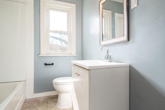 3439 Latham, ROCKFORD, Illinois 61103, 3 Bedrooms Bedrooms, ,1 BathroomBathrooms,House,For Sale,Latham,202601389