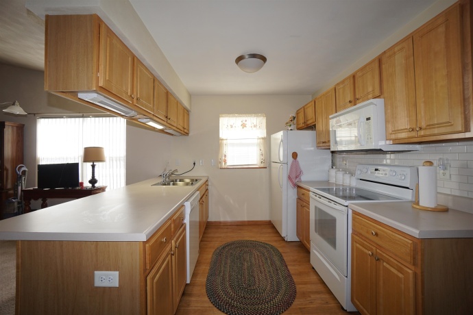 6520 OAK CREST, LOVES PARK, Illinois 61111, 2 Bedrooms Bedrooms, ,2 BathroomsBathrooms,Condominium,For Sale,OAK CREST,202601391