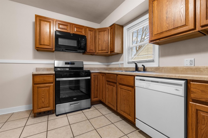 1615 Warren, ROCKFORD, Illinois 61108, 4 Bedrooms Bedrooms, ,1 BathroomBathrooms,House,For Sale,Warren,202601397