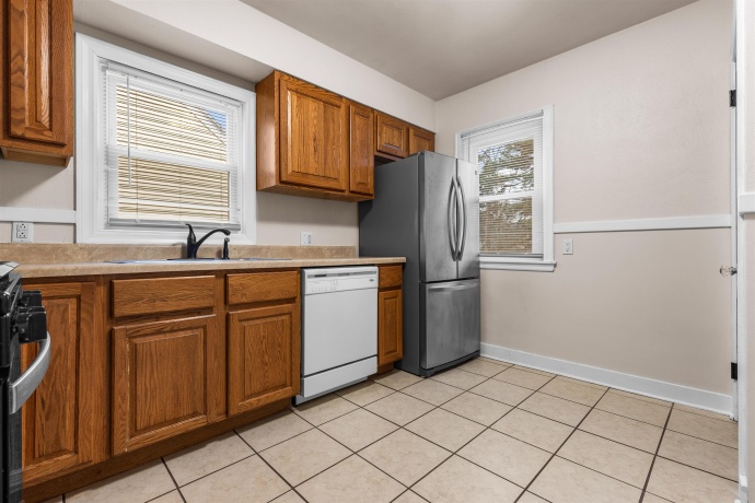 1615 Warren, ROCKFORD, Illinois 61108, 4 Bedrooms Bedrooms, ,1 BathroomBathrooms,House,For Sale,Warren,202601397