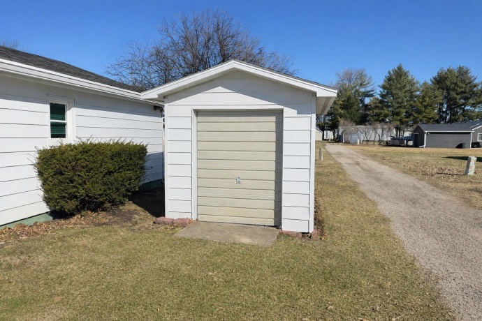 503 Main, Chadwick, Illinois 61014, 3 Bedrooms Bedrooms, ,2 BathroomsBathrooms,House,For Sale,Main,202601216