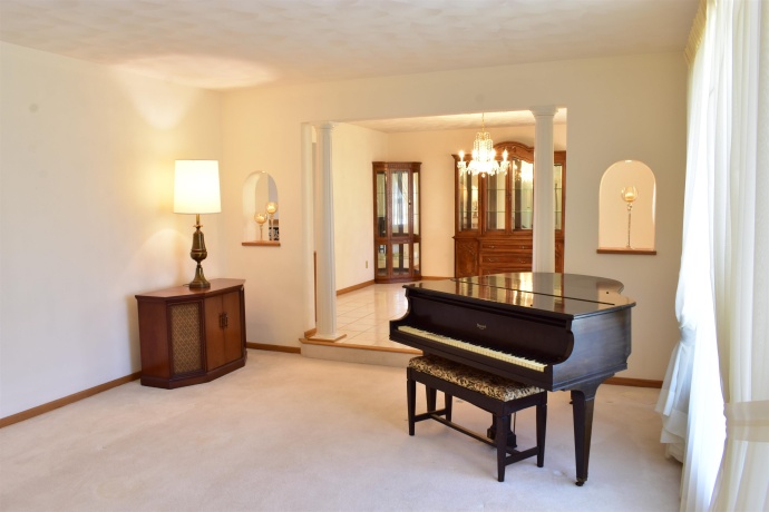 8405 Centaur, MACHESNEY PARK, Illinois 61115, 3 Bedrooms Bedrooms, ,2 BathroomsBathrooms,House,For Sale,Centaur,202601400