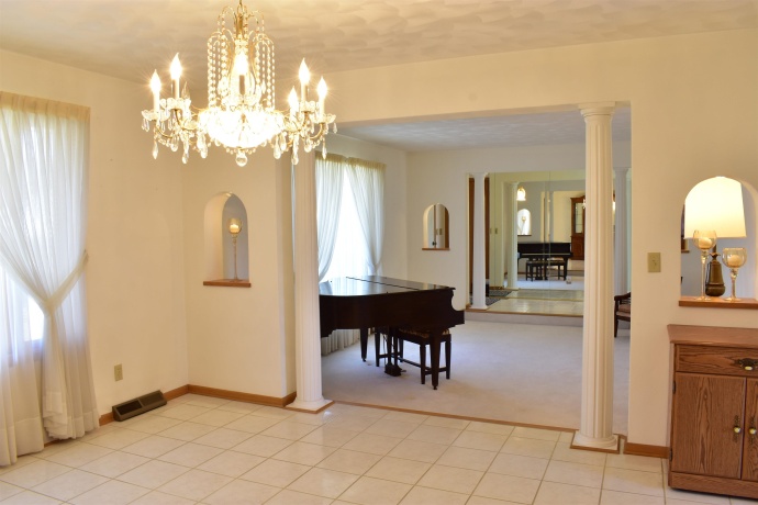 8405 Centaur, MACHESNEY PARK, Illinois 61115, 3 Bedrooms Bedrooms, ,2 BathroomsBathrooms,House,For Sale,Centaur,202601400