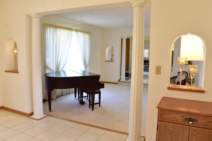 8405 Centaur, MACHESNEY PARK, Illinois 61115, 3 Bedrooms Bedrooms, ,2 BathroomsBathrooms,House,For Sale,Centaur,202601400