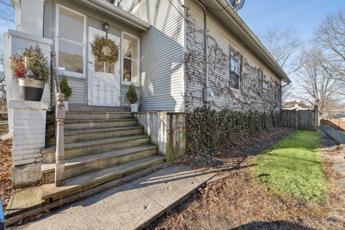 522 Rome, ROCKFORD, Illinois 61107, 2 Bedrooms Bedrooms, ,2 BathroomsBathrooms,House,For Sale,Rome,202601404