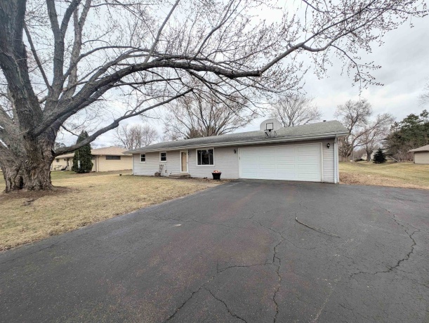 5790 Ada, ROSCOE, Illinois 61073, 3 Bedrooms Bedrooms, ,1 BathroomBathrooms,House,For Sale,Ada,202601407