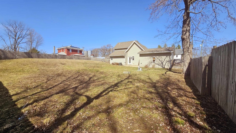 8098 Hartlein, SHIRLAND, Illinois 61079, 3 Bedrooms Bedrooms, ,2 BathroomsBathrooms,House,For Sale,Hartlein,202601004