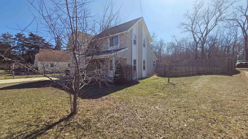 8098 Hartlein, SHIRLAND, Illinois 61079, 3 Bedrooms Bedrooms, ,2 BathroomsBathrooms,House,For Sale,Hartlein,202601004