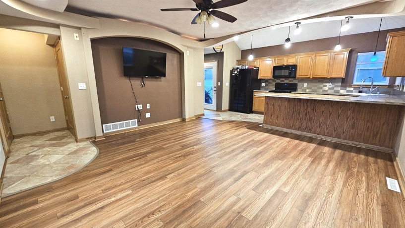 8098 Hartlein, SHIRLAND, Illinois 61079, 3 Bedrooms Bedrooms, ,2 BathroomsBathrooms,House,For Sale,Hartlein,202601004